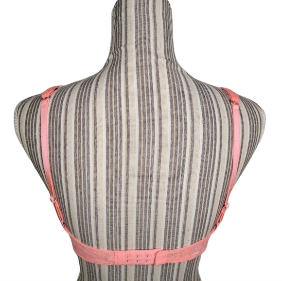 Victoria's Secret Dream Angels Push-Up Without Padding Underwire Bra - Picture 4 of 11